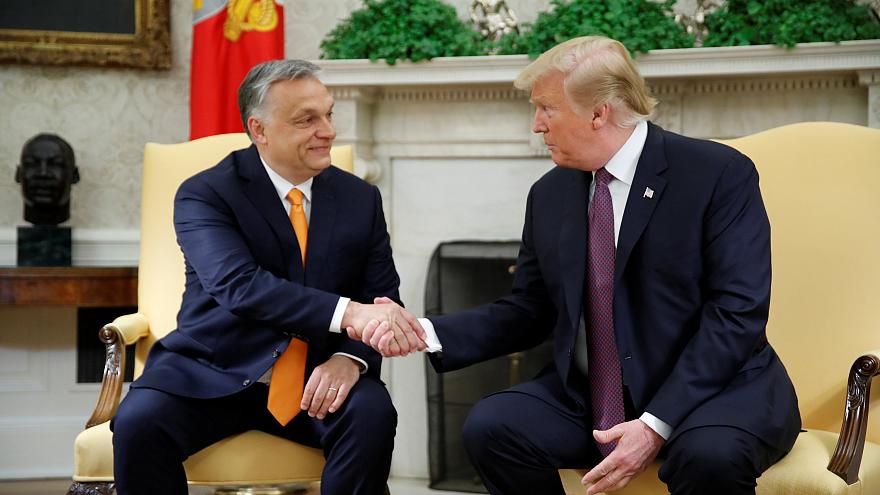 <span class="entry-title-primary">Tükörbe néztek</span> <span class="entry-subtitle">Orbán és Trump az Ovális Iroda kandallója előtt</span>