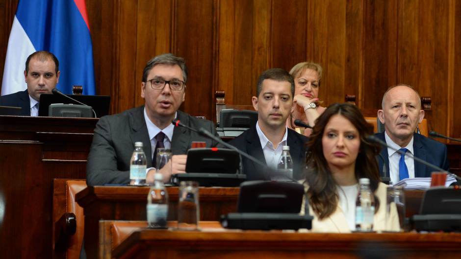 A képviselők elfogadták Vučić Koszovóról szóló beszámolóját
