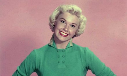 <span class="entry-title-primary">Elhunyt Doris Day</span> <span class="entry-subtitle">A legendás filmsztár, énekesnő és állatvédő 97 éves korában halt meg</span>