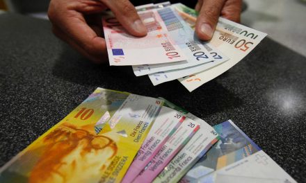 Ma lép életbe a svájci frank hitellel kapcsolatos lex specialis