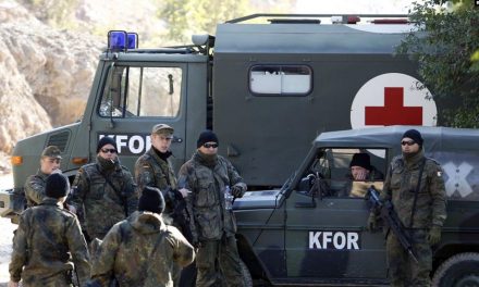 Ropognak a fegyverek Koszovóban