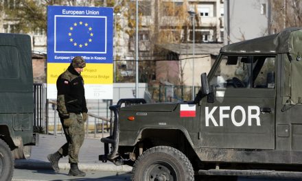 KFOR: A Koszovó északi részén kialakult helyzetre párbeszéd útján kell megoldást keresni