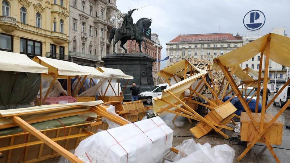 Káosz Zágrábban: A viharos szél fákat dönt ki, tetőket tép le (Fotók+Videó)