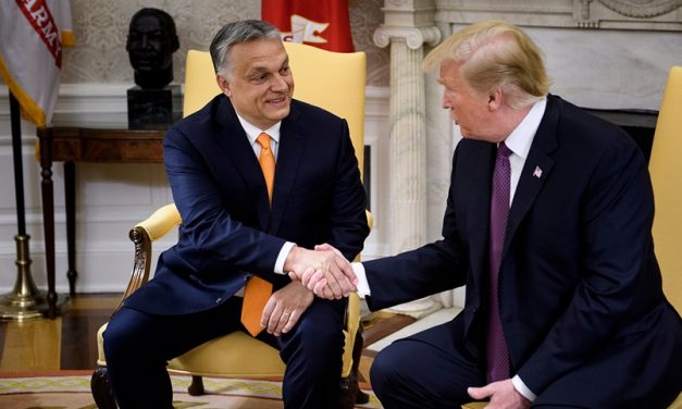 Trump Orbánnak: Jó munkát végzett