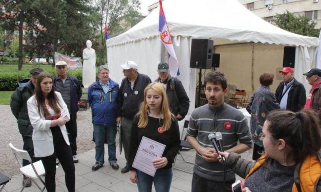 Hamis diplomákat osztanak az egyetemisták a belgrádi Szabad övezetben