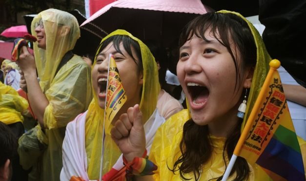 Legalizálták az egyneműek házasságát Tajvanban