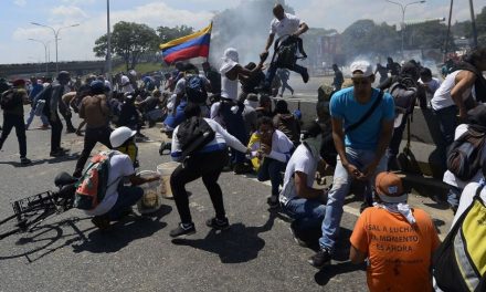 Pompeo: Az Egyesült Államok kész a katonai beavatkozásra Venezuelában