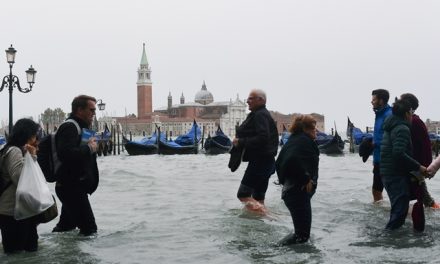 Elárasztotta Velencét a víz (Videóval)