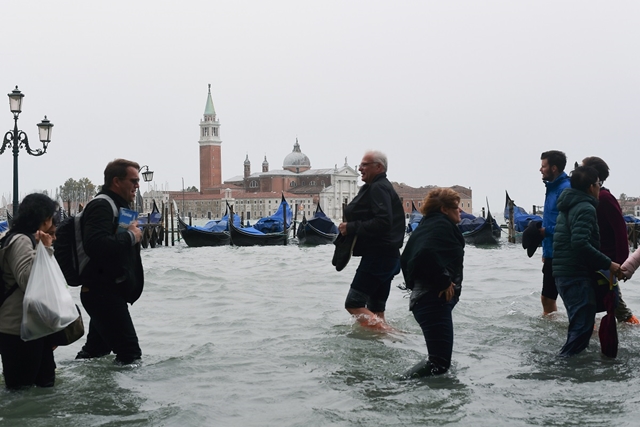 Elárasztotta Velencét a víz (Videóval)