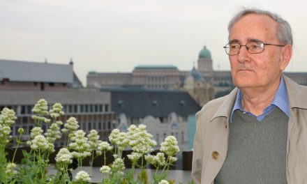 Várady Tibor tudományos életműdíjat vett át Veszprémben