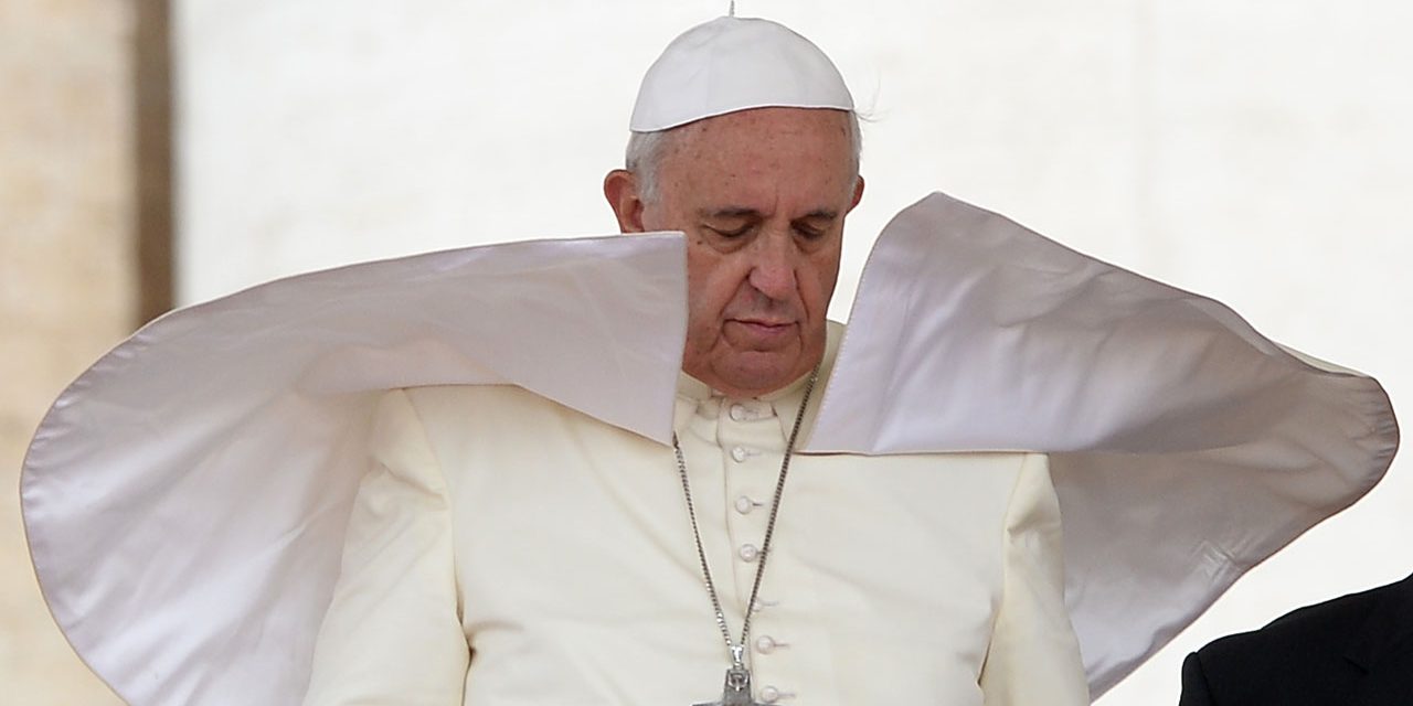 Ferenc pápa: Védelmezzék a fegyveres konfliktusok sújtotta embereket!