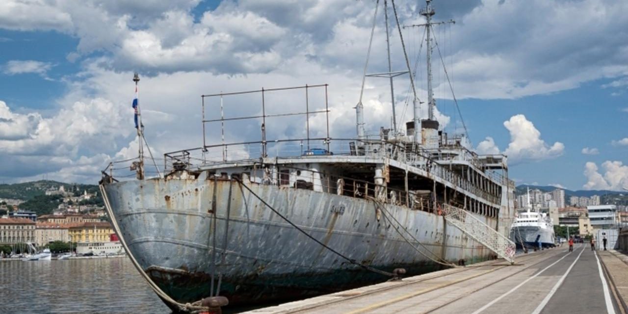 Nem sikerült felújítani Tito legendás luxushajóját