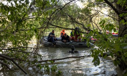 Dunai hajóbaleset – Kutyákkal is keresik az áldozatokat Dunaújvárosnál