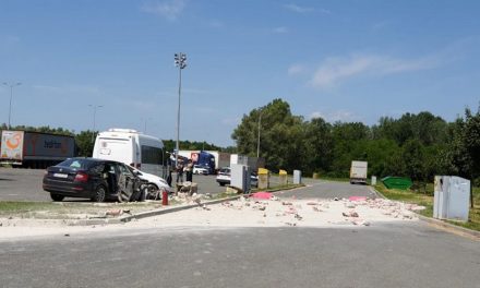 Horvátország: Teherautó hajtott emberek közé az autópályán, két gyerek meghalt (Videó)