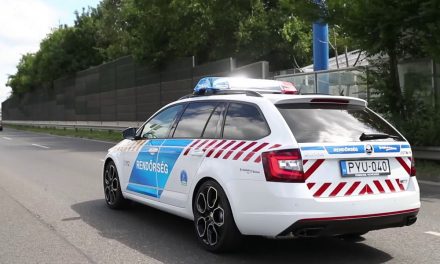 Rengeteg mobilozó autóst kaptak el a magyarországi rendőrök