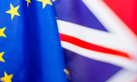 Nagy-Britanniában recessziót okozna a rendezetlen Brexit