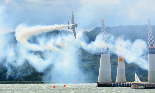 <span class="entry-title-primary">Elsőként utolsó</span> <span class="entry-subtitle">Elrajtolt a Red Bull Air Race magyar fordulója </span>