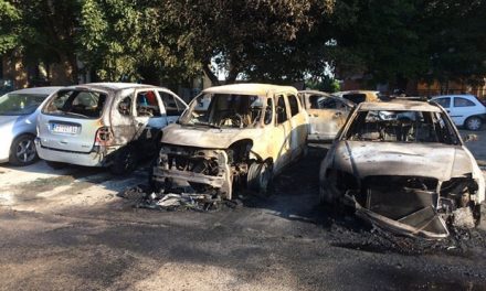 Nyolc autó égett ki az éjszaka Kovinban (Videóval)