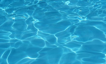 Pancsova: Kertes ház medencéjébe fulladt bele egy négyéves kislány