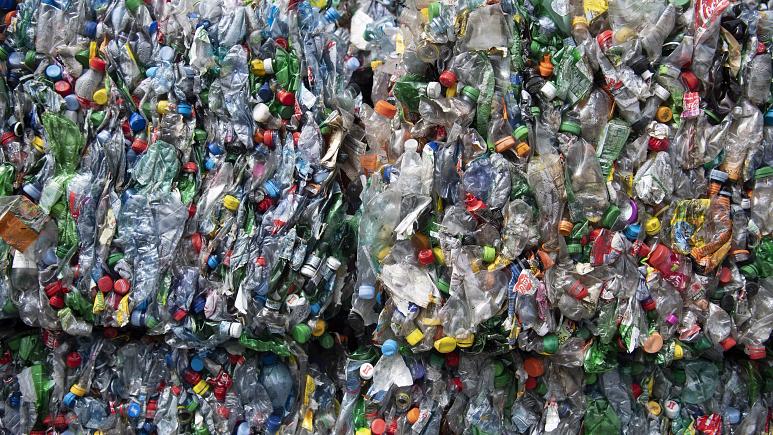Percenként átlagosan csaknem 34 ezer műanyag palack kerül a Földközi-tengerbe