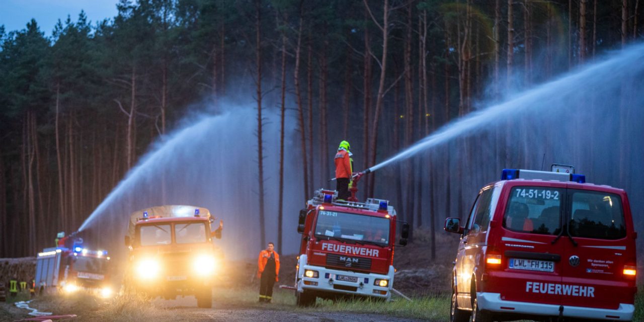 Óriási tűz tombol Németországban
