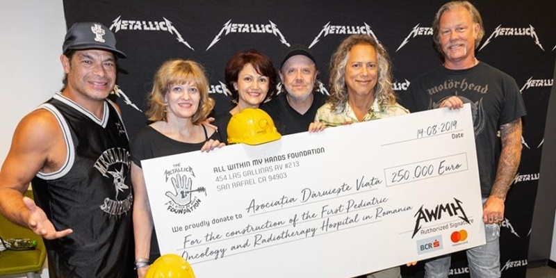 A Metallica 250 ezer eurót adott az első romániai gyermekrákkórház építésére