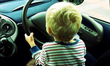 140-nel száguldott egy nyolcéves kisfiú a német autópályán