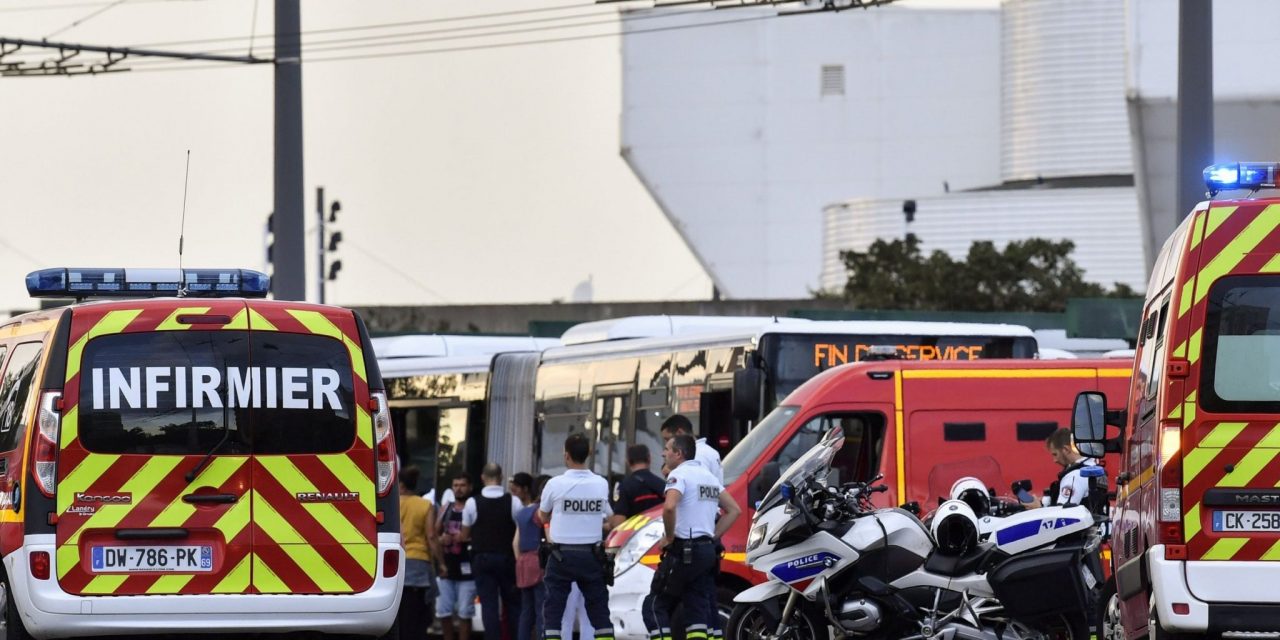 Késes támadás történt Lyon közelében, egy ember meghalt, többen megsérültek