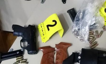 Sremska Mitrovica: Gépfegyvert, lőszert és füvet talált a rendőrség