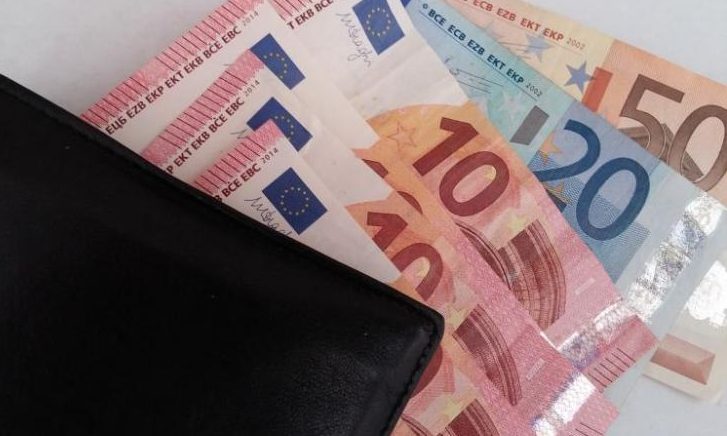 Szerbia: Négyszázötvenöt euró volt a júniusi átlagfizetés