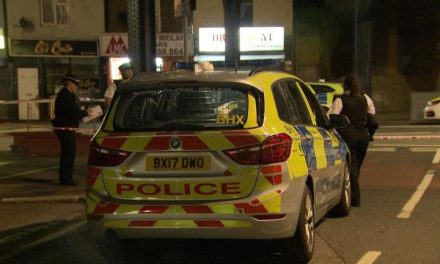 Bozótvágó késsel támadtak egy rendőrre Londonban, súlyosan megsebesült