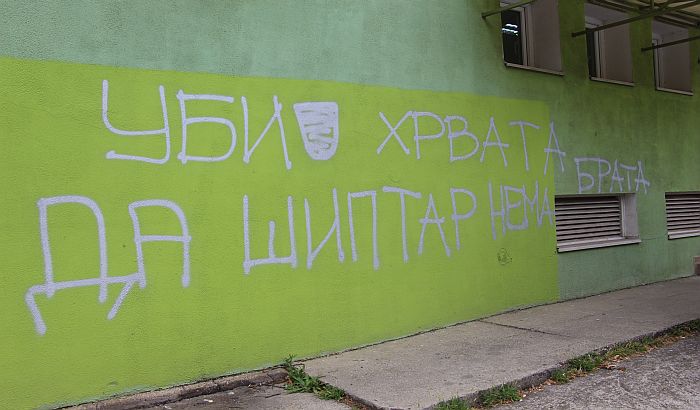 A horvátországi szerbek is elítélték az újvidéki horvátellenes falfirkát