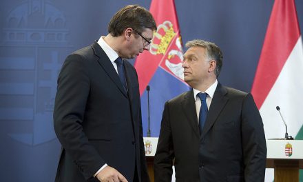 Vučić pénteken kitünteti Orbánt