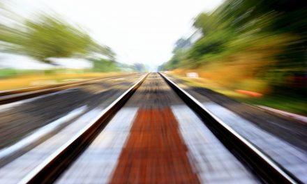 Halálra gázolt a vonat egy nőt Újvidék közelében