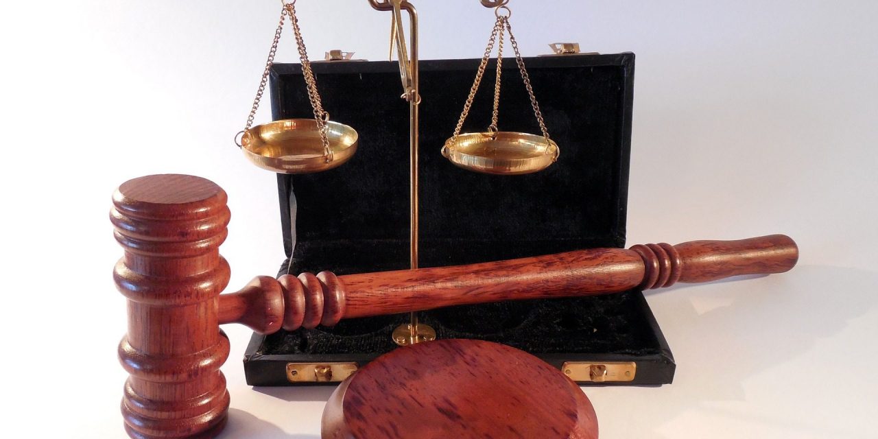KRIK: A Koluviját szabadon engedő bírónak a jövedelmét sokszorosan meghaladó vagyona van