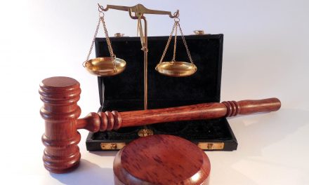 Egy holland bíróság betiltotta a kijárási tilalmat