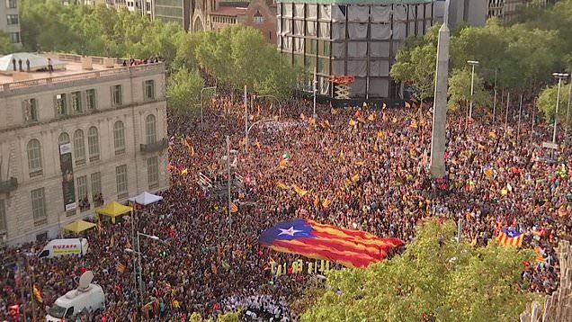 Százezrek tünettek a katalán vezetőkért