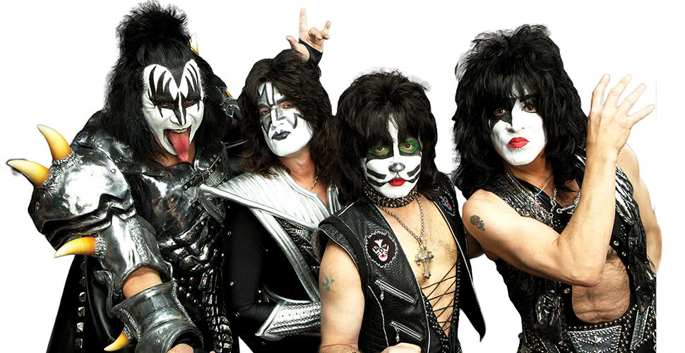 Cápáknak és rajongóinak ad víz alatti koncertet a Kiss
