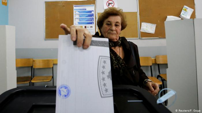Az ellenzék van előnyben a koszovói választásokon