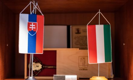 Megállapodtak a magyar pártok, közös listán indulnak a szlovák választáson