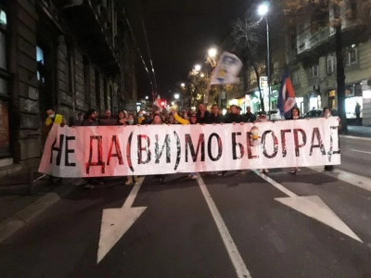 A légszennyezettség ellen tüntettek Belgrádban