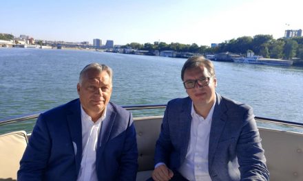 Vučić Orbánnal hajókázott Belgrádban