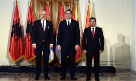 Vučić Újvidéken tárgyalt az albán és az észak-macedón kormányfővel