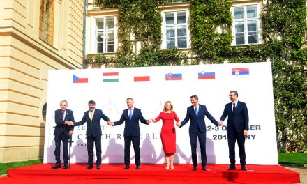 A Visegrádi Négyek támogatják Szerbia uniós csatlakozását