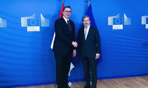 Vučić Brüsszelben tárgyalt az Európai Bizottság leköszönő vezetőivel