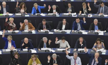 Éghajlatváltozási vészhelyzetet hirdetett az Európai Parlament