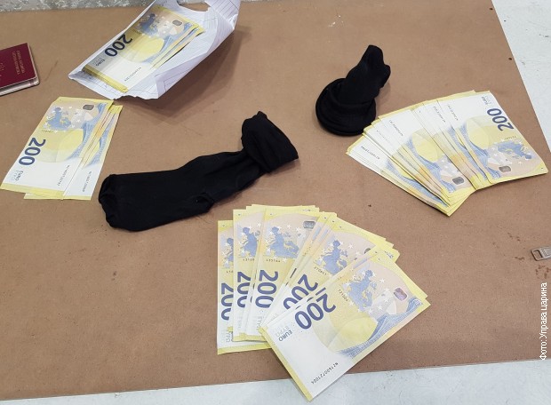 Horgos-Röszke: Húszezer eurós zoknik