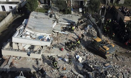 Már negyven halottja van az albániai földrengésnek