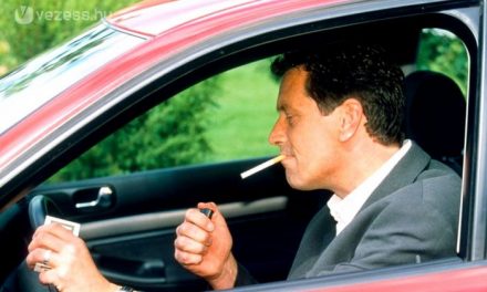 Betiltanák az autóban cigizést Magyarországon