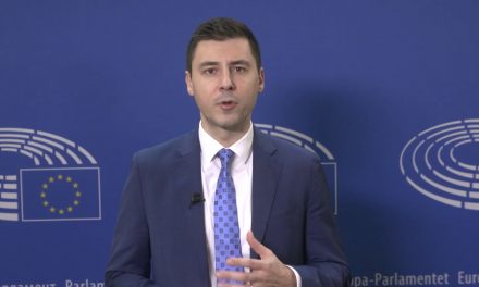 Fidesz: Elfogadhatatlanul elfogult az Európai Parlament éves Szerbia-jelentése